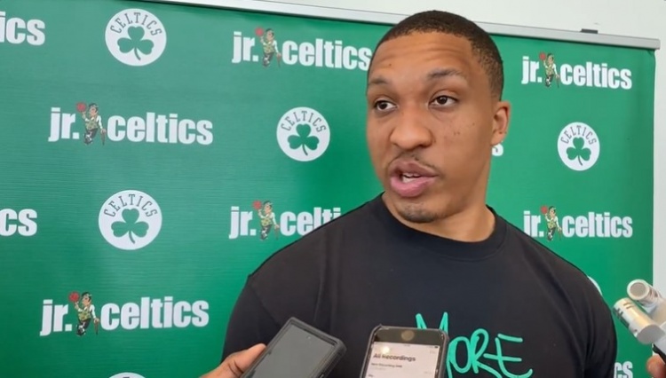 小克鲁伊夫：因女儿患癌辞去巴萨总监；中国执教的三年很愉快（小克鲁伊夫：为陪患癌女儿辞去巴萨总监，称在中国执教三年颇为愉快）